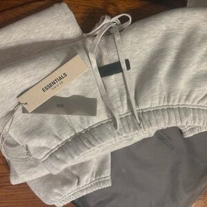 Essentials “fear of God”  Light Gray Joggers men’s Sz Medium. NWT